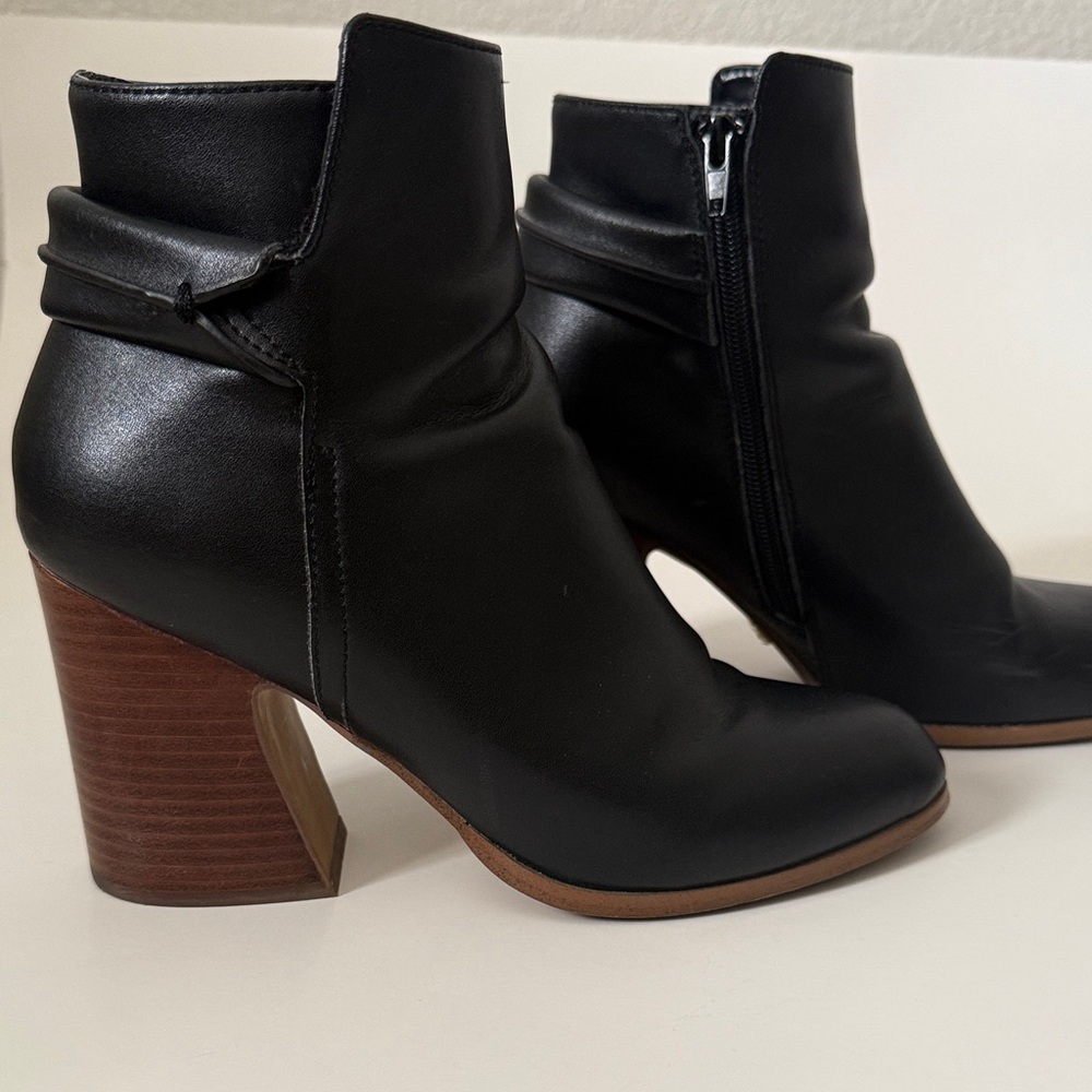 Kensie Black Ankle Boots with Wooden Heel